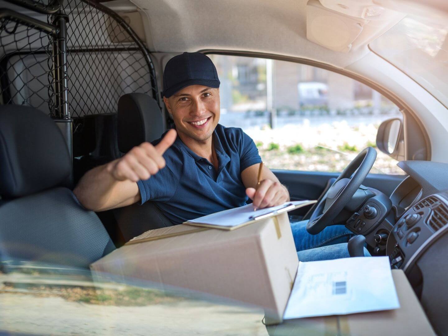 3 1 like-plus-logistica-ultima-milla-reparto-urbano-mensajeria-express-ecommerce-coslada-madrid