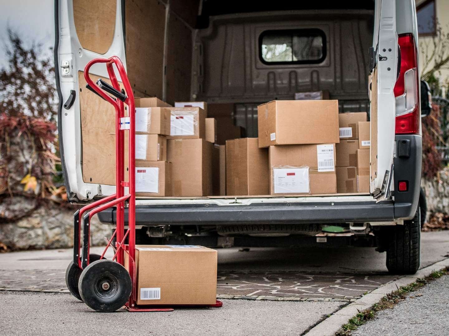 4 1 like-plus-logistica-ultima-milla-reparto-urbano-mensajeria-express-ecommerce-coslada-madrid